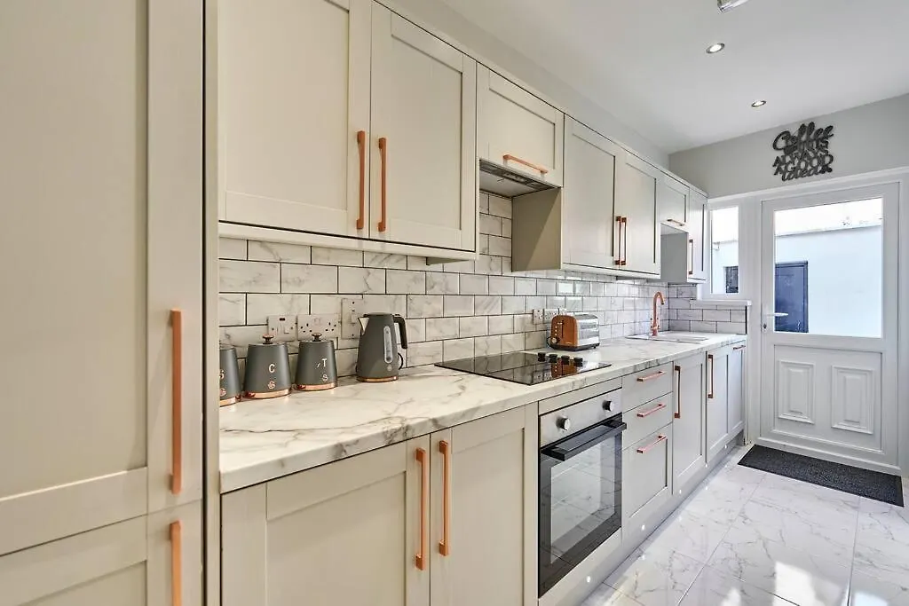 Belfast Luxury Lets - Windsor Townhouse Villa Holiday home