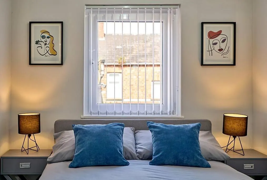 Belfast Luxury Lets - Windsor Townhouse Villa